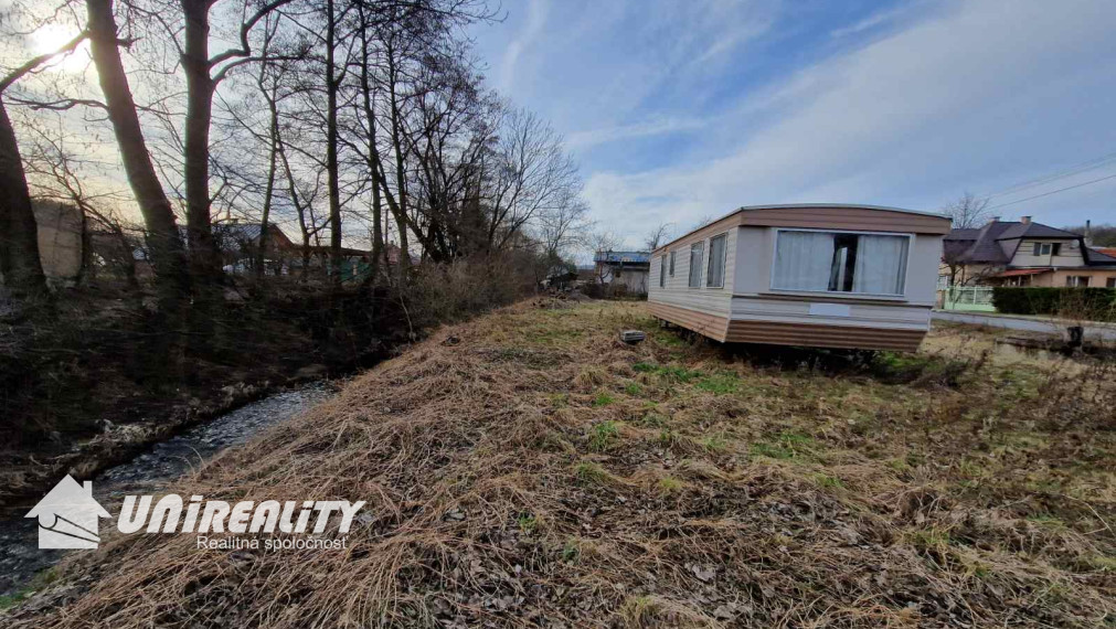 HORNÉ DRŽKOVCE  – MOBILNÝ DOM s pozemkom pri potoku 790 m2