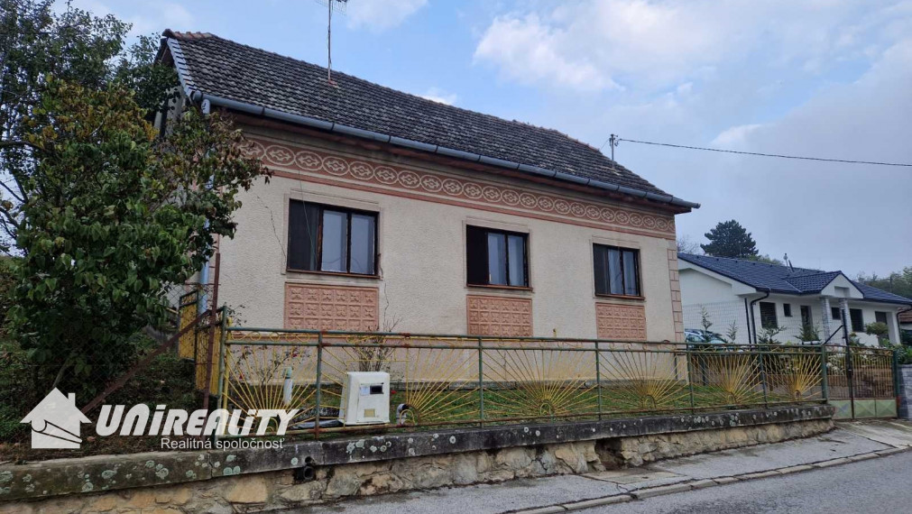 DVOREC – 2 – izb.dom/ poz 2.136 m2– vhodný na výstavbu 2 RD