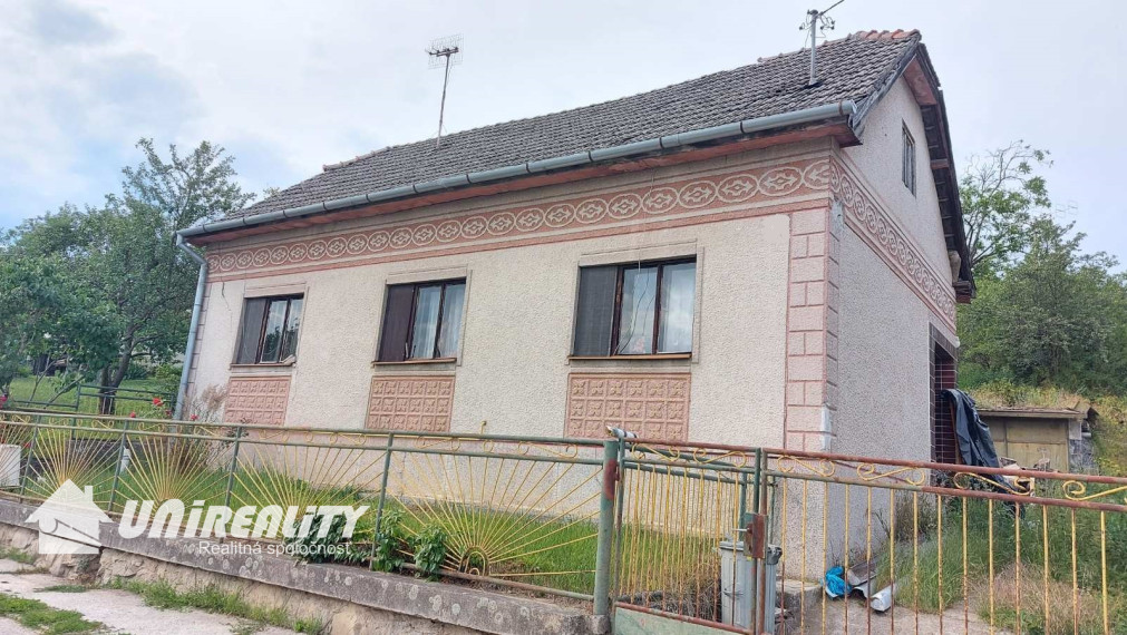 DVOREC – 2 – izb.dom/ poz 2.136 m2– vhodný na výstavbu 2 RD