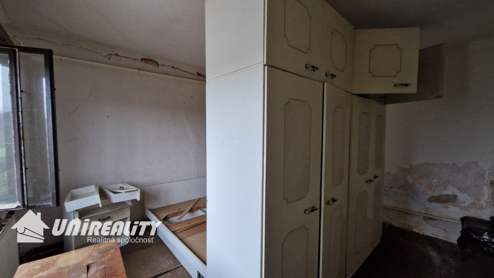 DVOREC – 2 – izb.dom/ poz 2.136 m2– vhodný na výstavbu 2 RD