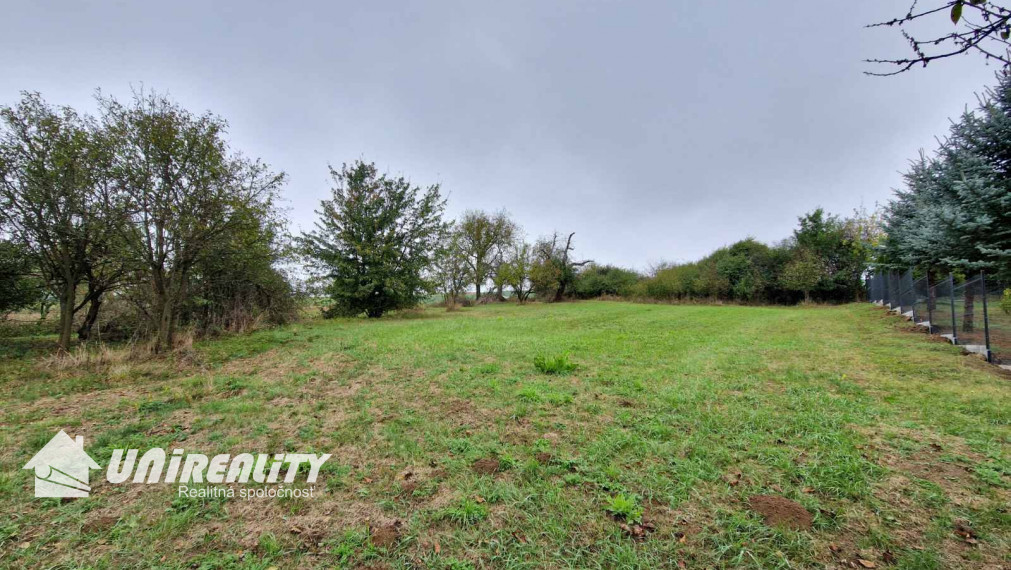 DVOREC – 2 – izb.dom/ poz 2.136 m2– vhodný na výstavbu 2 RD