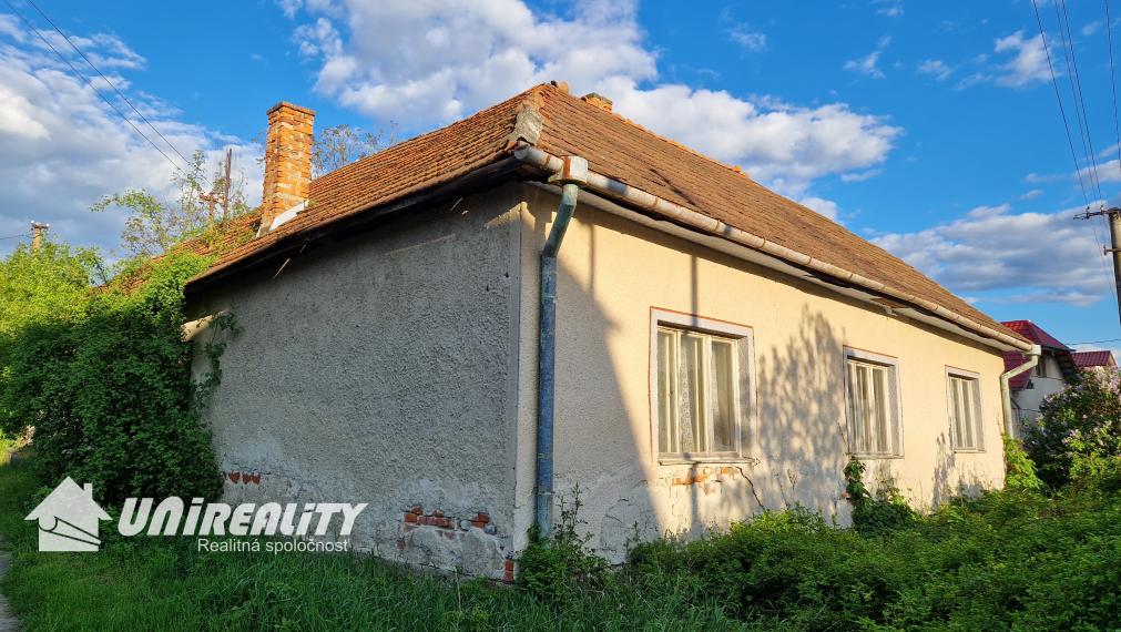 HALÁČOVCE - STARÝ DOM / pozemok na stavbu DOMU/ poz. 972 m2