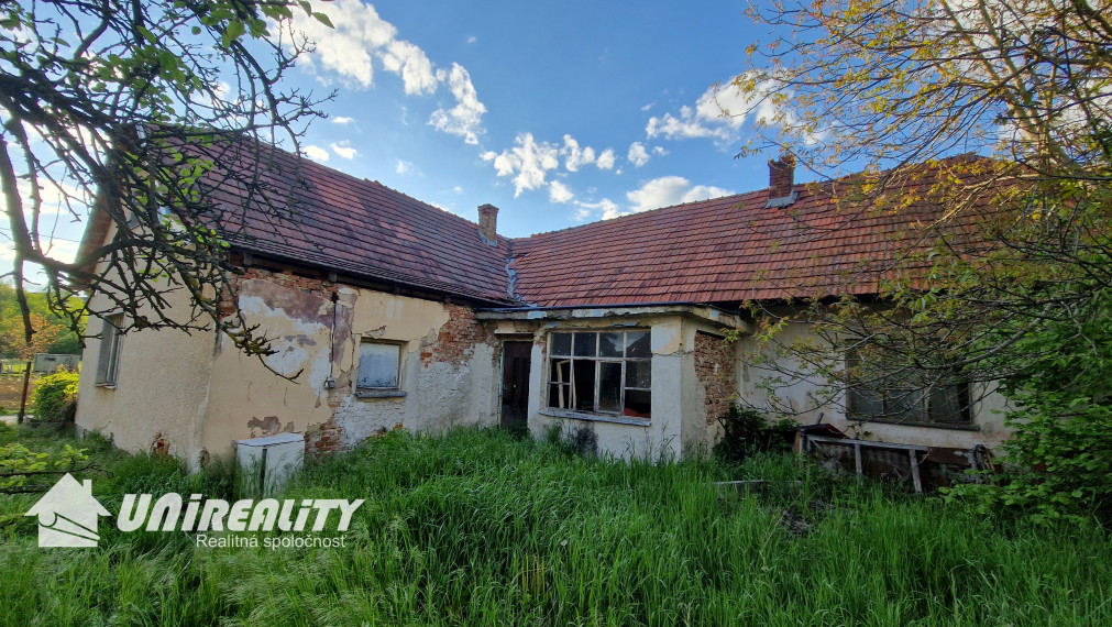 HALÁČOVCE - STARÝ DOM / pozemok na stavbu DOMU/ poz. 972 m2