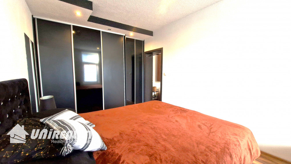 TOPOĽČANY – 2 – DOMY za cenu 1 / širšie centrum mesta /