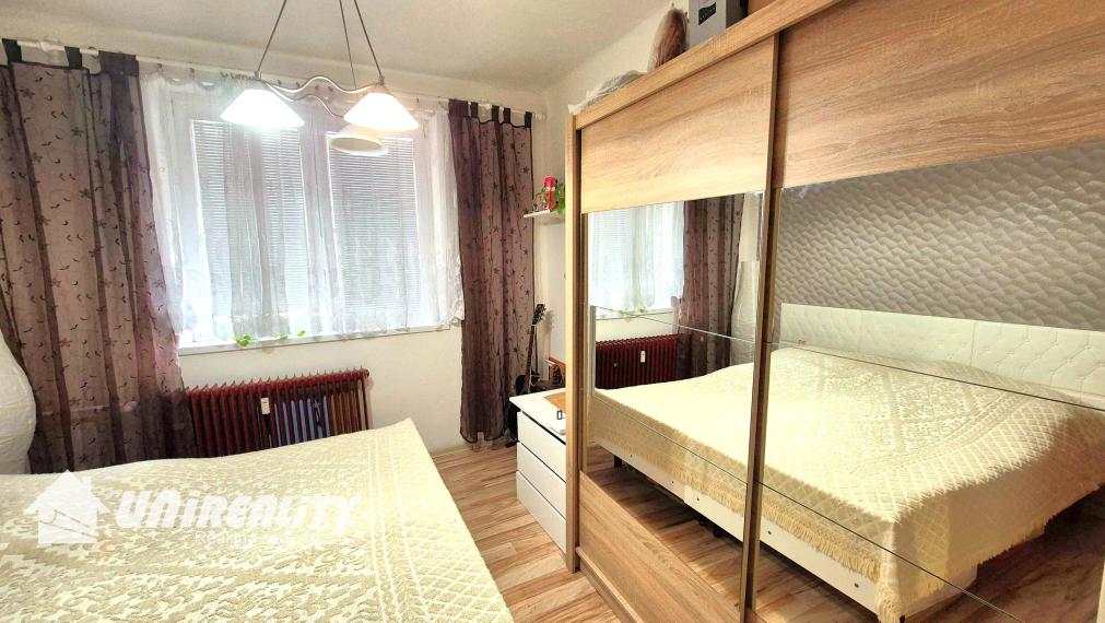 BÁNOVCE nad BEBR. – 3 – izb. byt / čiast. prerobený / 59 m2