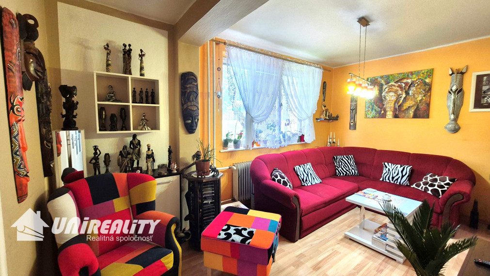 BÁNOVCE nad BEBR. – 3 – izb. byt / čiast. prerobený / 59 m2