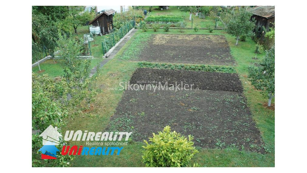 REZERVOVANÉ!!! VEĽKÁ ČAUSA - čiastočne zrekonštruovaný rodinný dom / 918 m2 / IBA U NÁS !!!