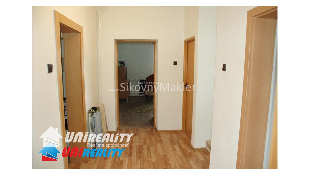 REZERVOVANÉ!!! VEĽKÁ ČAUSA - čiastočne zrekonštruovaný rodinný dom / 918 m2 / IBA U NÁS !!!