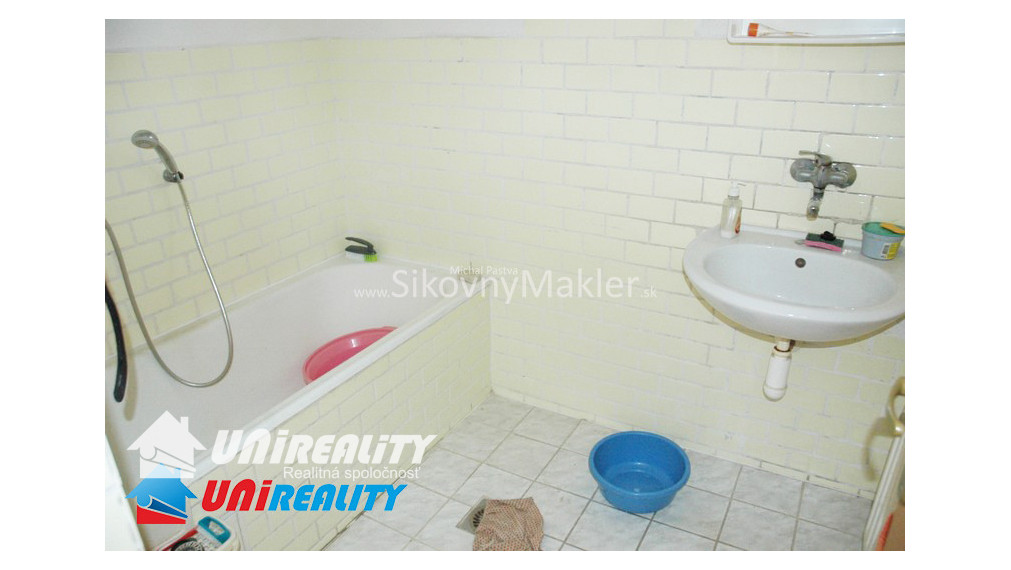 REZERVOVANÉ!!! VEĽKÁ ČAUSA - čiastočne zrekonštruovaný rodinný dom / 918 m2 / IBA U NÁS !!!