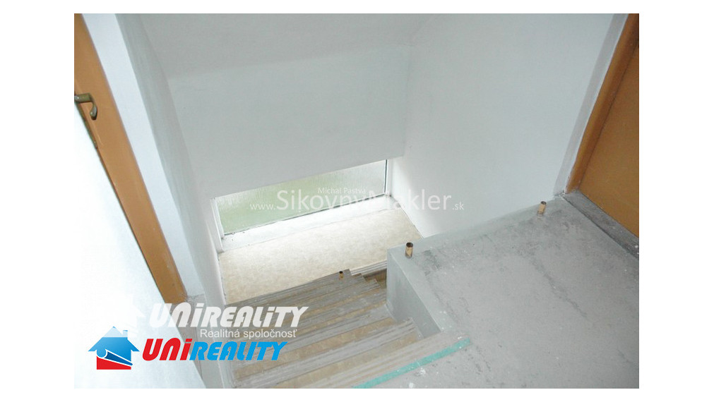 REZERVOVANÉ!!! VEĽKÁ ČAUSA - čiastočne zrekonštruovaný rodinný dom / 918 m2 / IBA U NÁS !!!