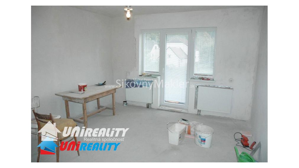 REZERVOVANÉ!!! VEĽKÁ ČAUSA - čiastočne zrekonštruovaný rodinný dom / 918 m2 / IBA U NÁS !!!