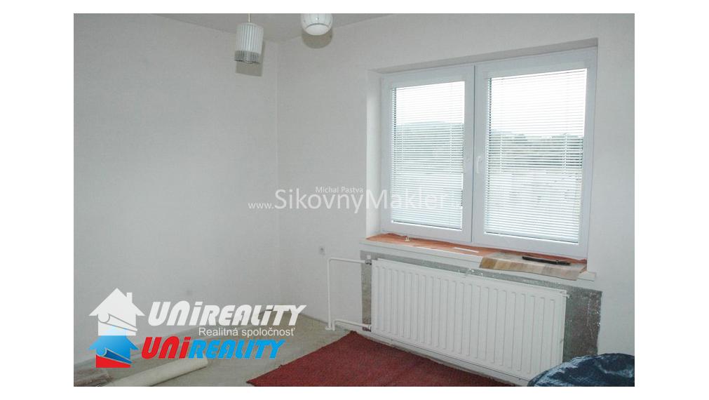 REZERVOVANÉ!!! VEĽKÁ ČAUSA - čiastočne zrekonštruovaný rodinný dom / 918 m2 / IBA U NÁS !!!