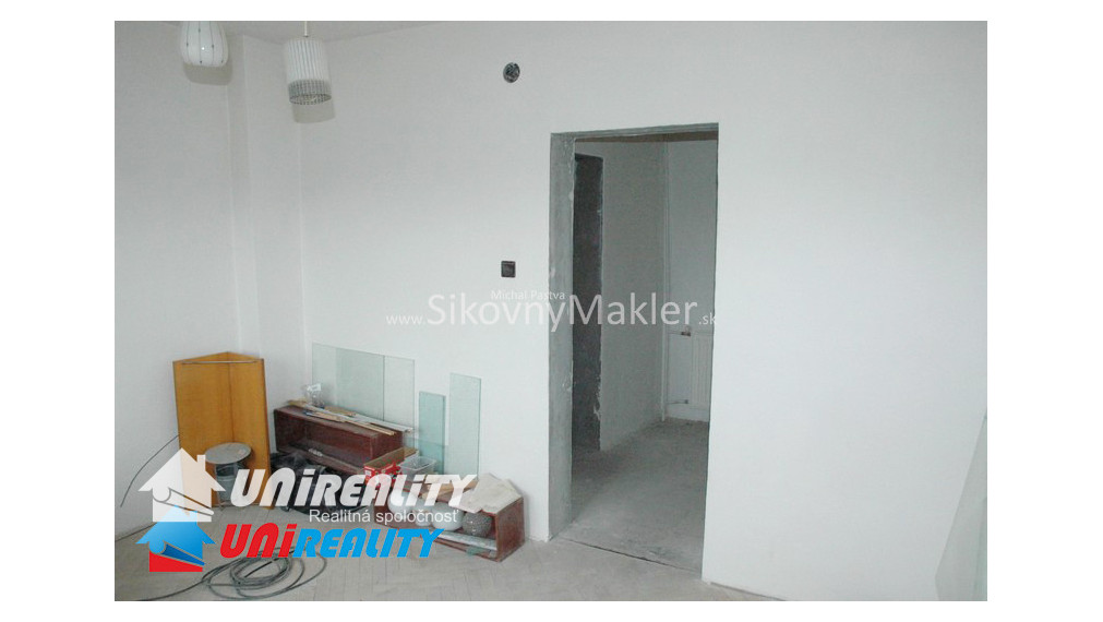 REZERVOVANÉ!!! VEĽKÁ ČAUSA - čiastočne zrekonštruovaný rodinný dom / 918 m2 / IBA U NÁS !!!