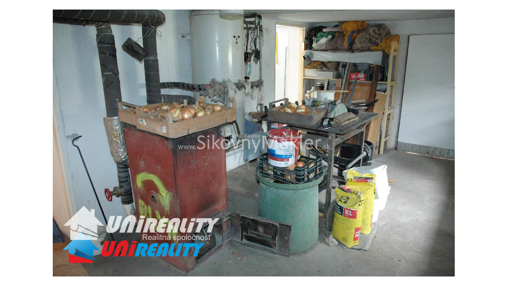 REZERVOVANÉ!!! VEĽKÁ ČAUSA - čiastočne zrekonštruovaný rodinný dom / 918 m2 / IBA U NÁS !!!