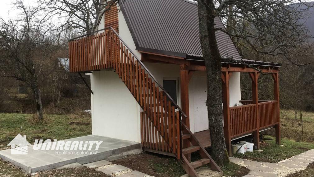 ČIERNA LEHOTA / Rekreačná chata / Tiché prostredie / 192 m2