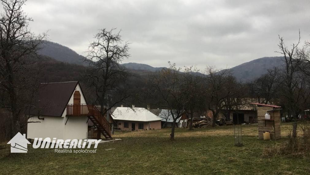 ČIERNA LEHOTA / Rekreačná chata / Tiché prostredie / 192 m2