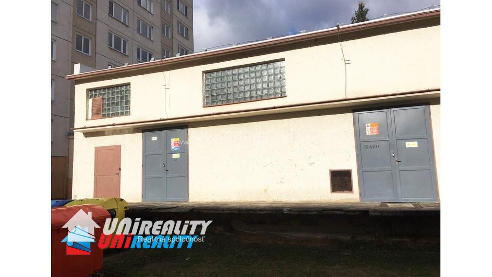 DOLNÉ VESTENICE- Komerčný objekt / skladovacie priestory/ výmera 165 m2