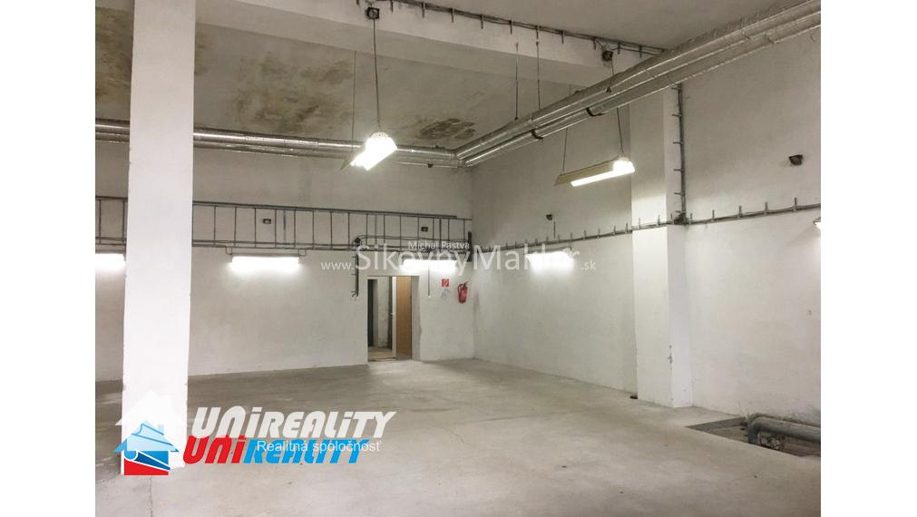 DOLNÉ VESTENICE- Komerčný objekt / skladovacie priestory/ výmera 165 m2