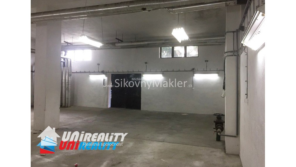 DOLNÉ VESTENICE- Komerčný objekt / skladovacie priestory/ výmera 165 m2