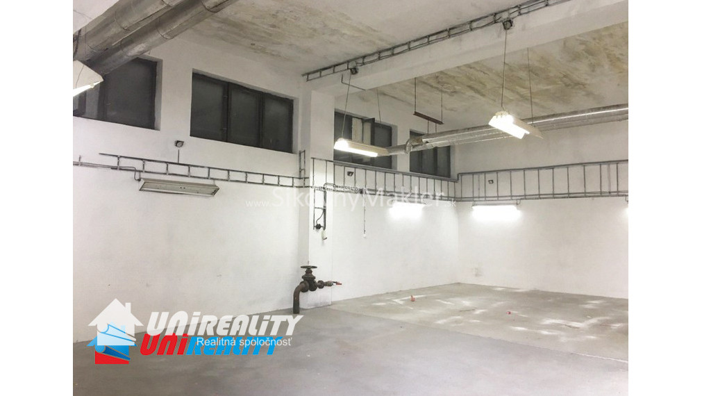 DOLNÉ VESTENICE- Komerčný objekt / skladovacie priestory/ výmera 165 m2