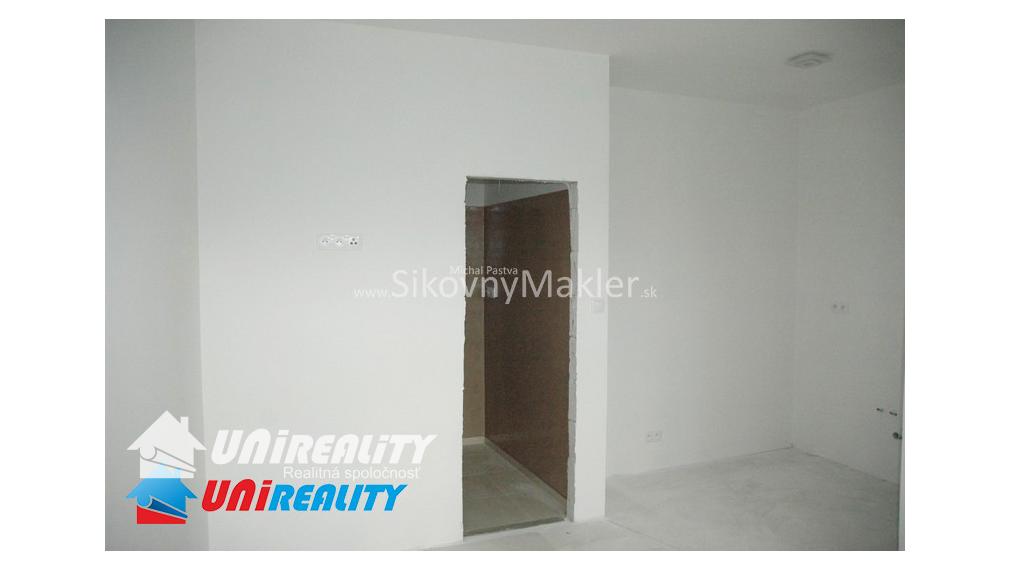 BISKUPICE- Zabehnuté pohostinstvo a byt so samostatným vchodom / pozemok 822 m2