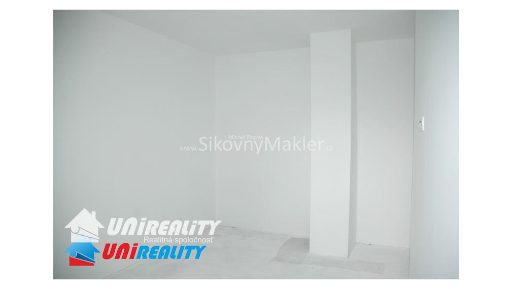 BISKUPICE- Zabehnuté pohostinstvo a byt so samostatným vchodom / pozemok 822 m2