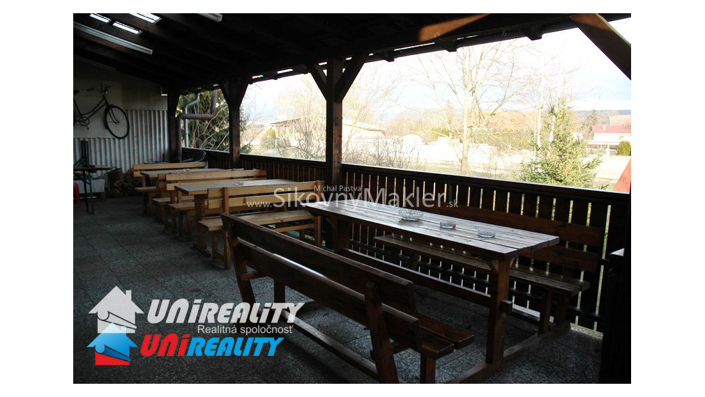 BISKUPICE- Zabehnuté pohostinstvo a byt so samostatným vchodom / pozemok 822 m2