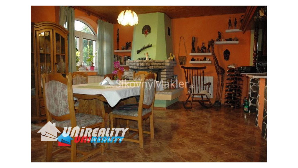 BÁNOVCE NAD BEBRAVOU - 4 - izbový dom na predaj / pozemok 1.730 m2 / IBA U NÁS !!!