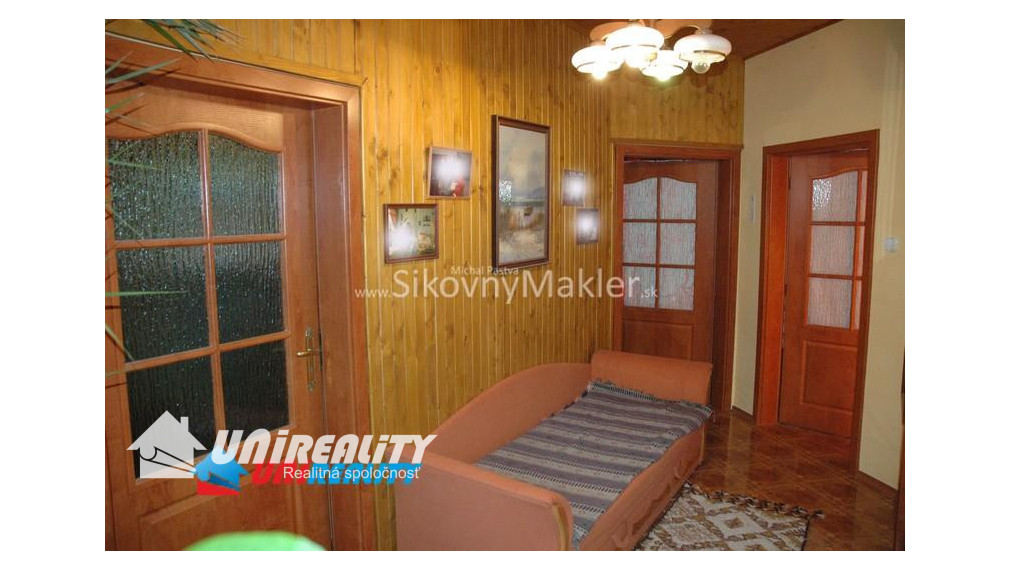 BÁNOVCE NAD BEBRAVOU - 4 - izbový dom na predaj / pozemok 1.730 m2 / IBA U NÁS !!!