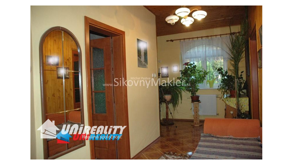 BÁNOVCE NAD BEBRAVOU - 4 - izbový dom na predaj / pozemok 1.730 m2 / IBA U NÁS !!!