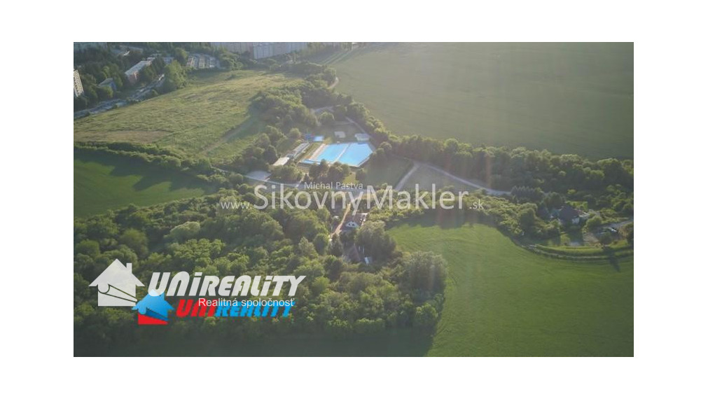 BÁNOVCE NAD BEBRAVOU - 4 - izbový dom na predaj / pozemok 1.730 m2 / IBA U NÁS !!!