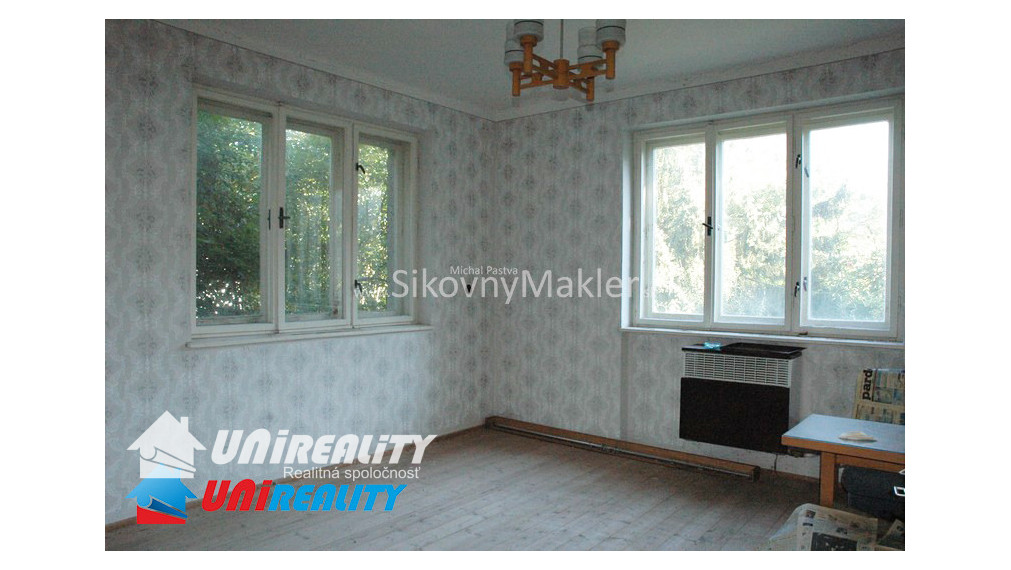 BREZOLUPY - starší rodinný dom / pozemok 408 m2