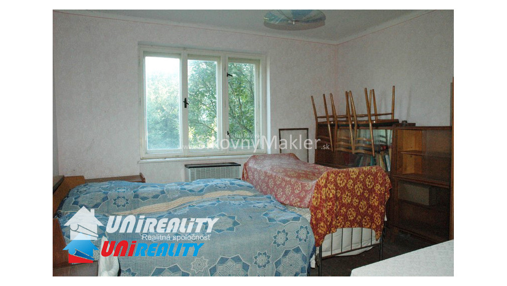 BREZOLUPY - starší rodinný dom / pozemok 408 m2