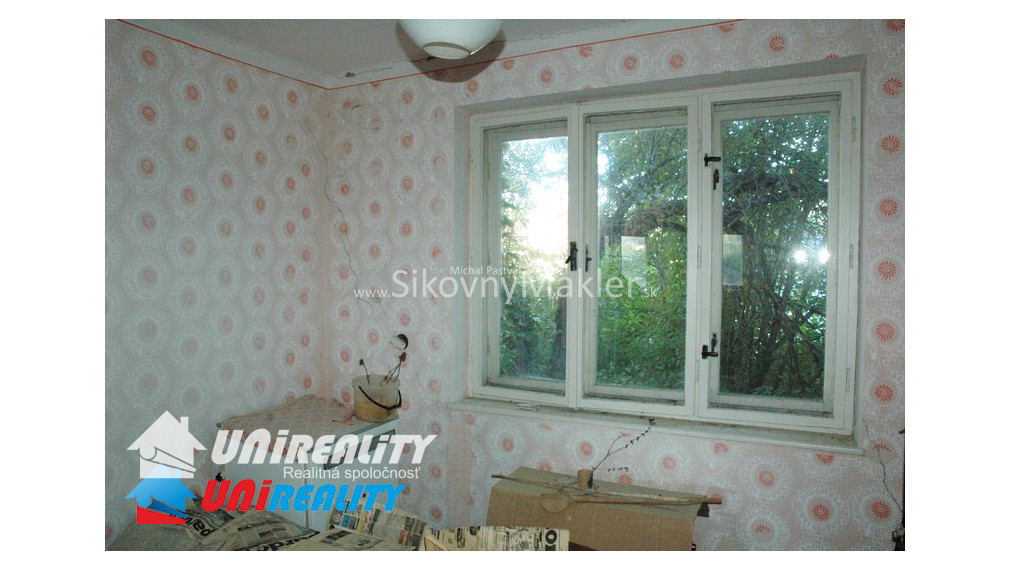 BREZOLUPY - starší rodinný dom / pozemok 408 m2