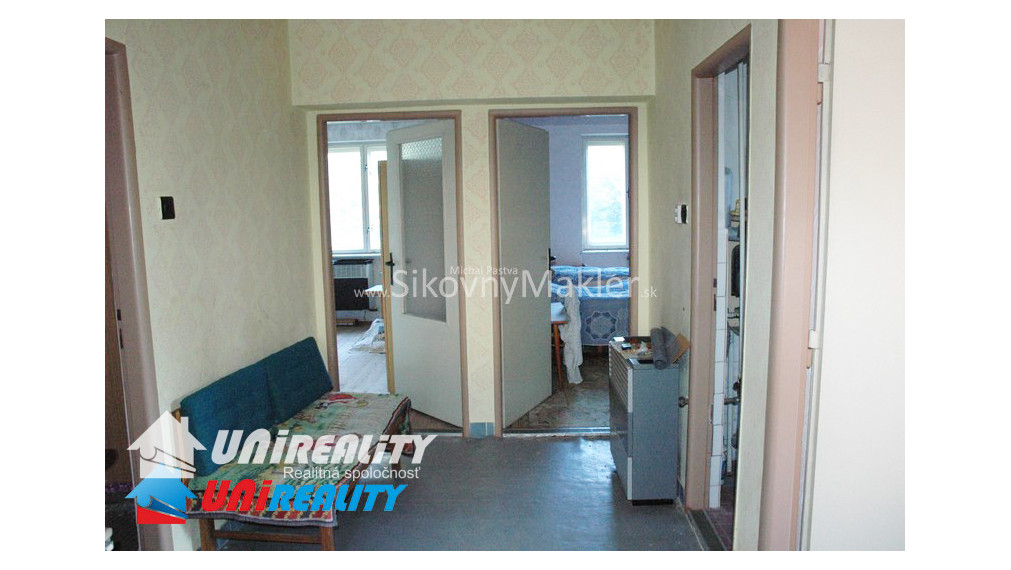 BREZOLUPY - starší rodinný dom / pozemok 408 m2
