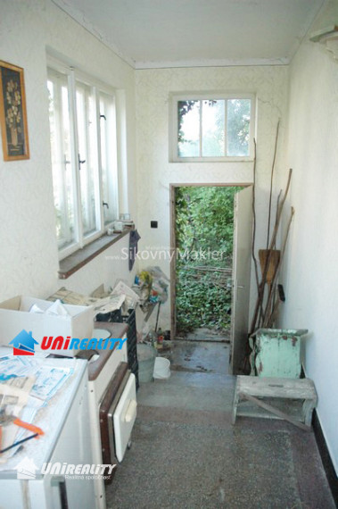 BREZOLUPY - starší rodinný dom / pozemok 408 m2