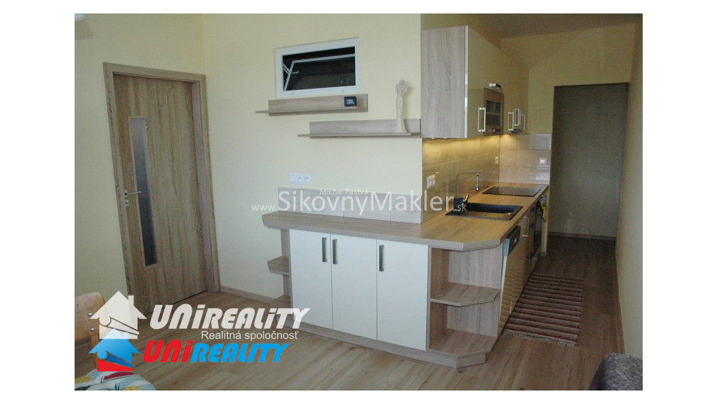 BÁNOVCE NAD BEBRAVOU - 3 izbový byt / SEVER / rekonštrukcia