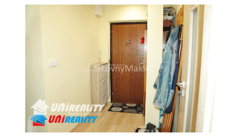 BÁNOVCE NAD BEBRAVOU - 3 izbový byt / SEVER / rekonštrukcia