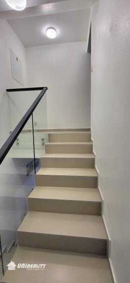 Luxusný 4 izbový byt na predaj, novostavba, čiastočne zariadený v Chorvátskom Grobe, časť Čierna Voda+terasa na streche 87m2 + 2 parkovacie miesta