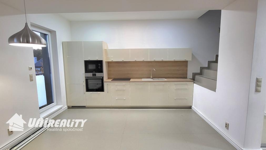 Luxusný 4 izbový byt na predaj, novostavba, čiastočne zariadený v Chorvátskom Grobe, časť Čierna Voda+terasa na streche 87m2 + 2 parkovacie miesta