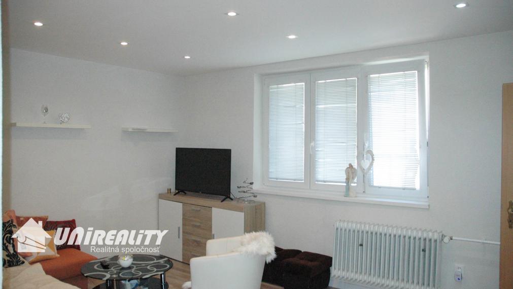 BÁNOVCE NAD BEBRAVOU - 3 izbový byt / Družstevná / rekonštrukcia / 61 m2 / IBA U NÁS