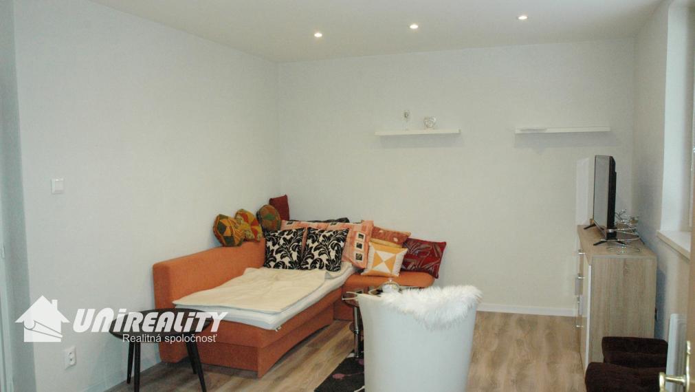 BÁNOVCE NAD BEBRAVOU - 3 izbový byt / Družstevná / rekonštrukcia / 61 m2 / IBA U NÁS