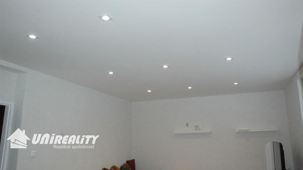 BÁNOVCE NAD BEBRAVOU - 3 izbový byt / Družstevná / rekonštrukcia / 61 m2 / IBA U NÁS