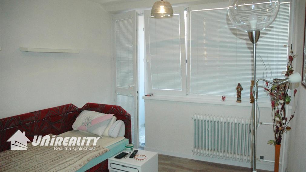 BÁNOVCE NAD BEBRAVOU - 3 izbový byt / Družstevná / rekonštrukcia / 61 m2 / IBA U NÁS