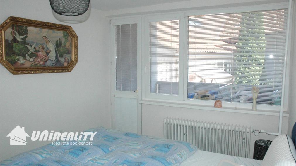 BÁNOVCE NAD BEBRAVOU - 3 izbový byt / Družstevná / rekonštrukcia / 61 m2 / IBA U NÁS