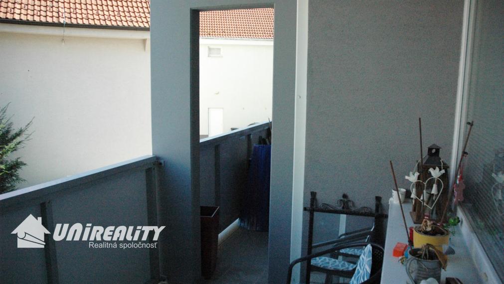 BÁNOVCE NAD BEBRAVOU - 3 izbový byt / Družstevná / rekonštrukcia / 61 m2 / IBA U NÁS