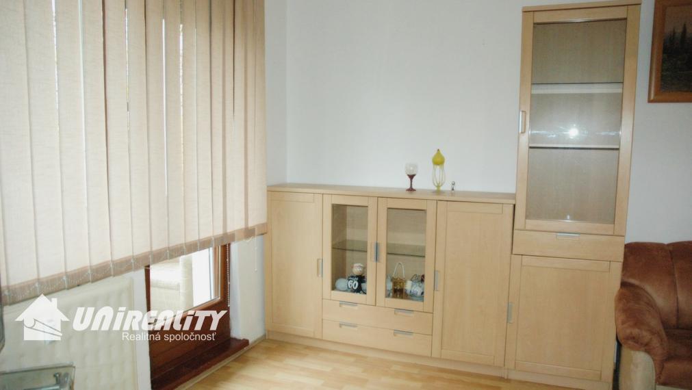 PRENÁJOM- BÁNOVCE n/B. - 3i byt /STRED/zariadenie/74 m2