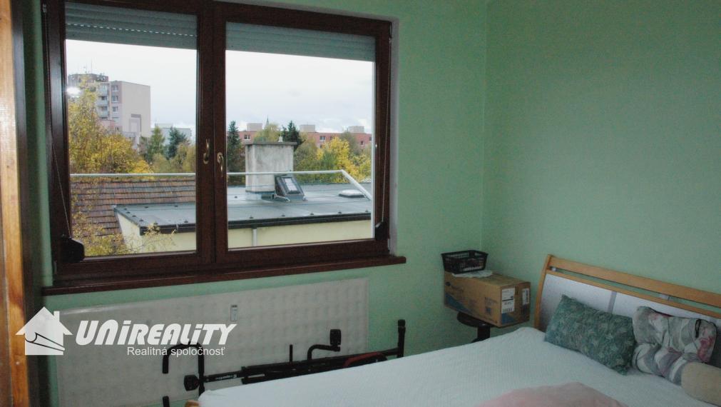 PRENÁJOM- BÁNOVCE n/B. - 3i byt /STRED/zariadenie/74 m2