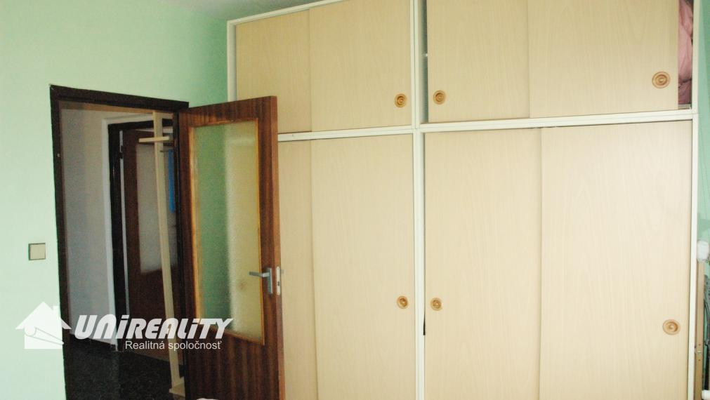 PRENÁJOM- BÁNOVCE n/B. - 3i byt /STRED/zariadenie/74 m2