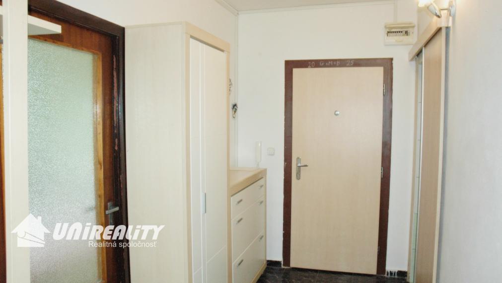 PRENÁJOM- BÁNOVCE n/B. - 3i byt /STRED/zariadenie/74 m2